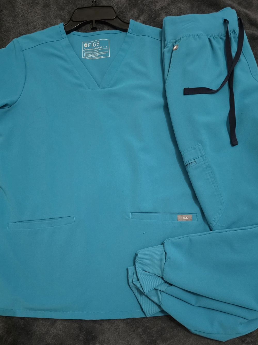 Figs Teal Women's Scrub Top and Jogger Pants Set